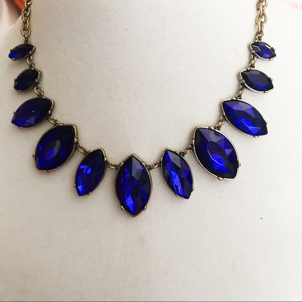 Blue stone fashion necklace with earrings